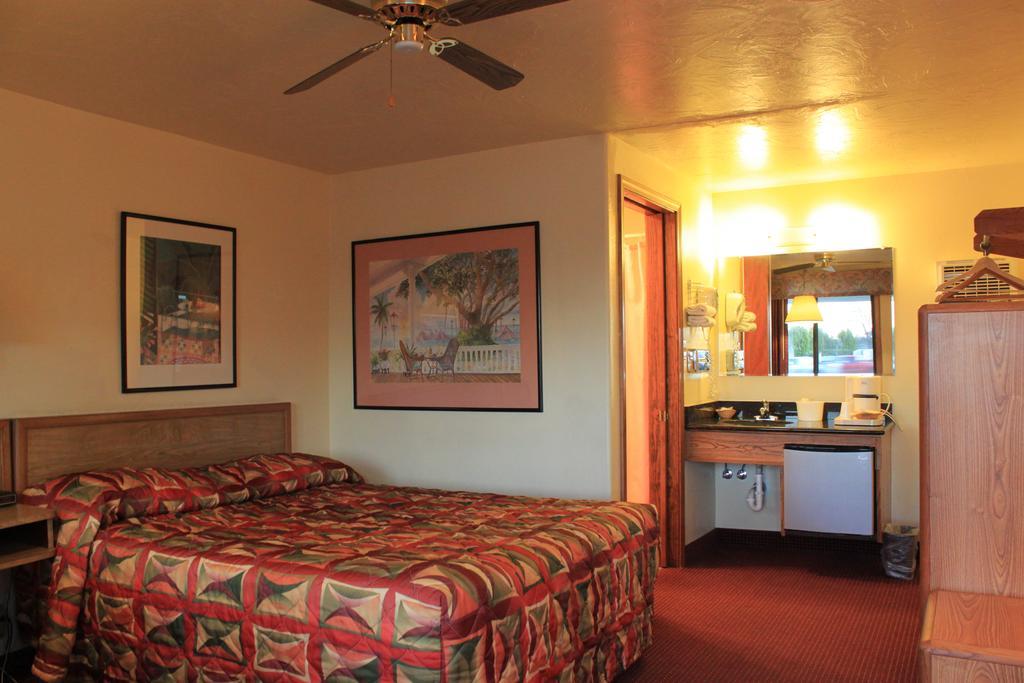 Kiva Motel Шоу-Лоу Номер фото